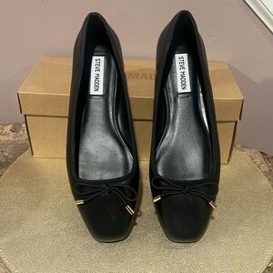 Steve Madden Seemly Black Leather Ballet Flats